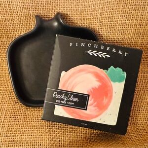 New! Finchberry Produce Collection Peachy Clean Handmade Soap with Soap Dish